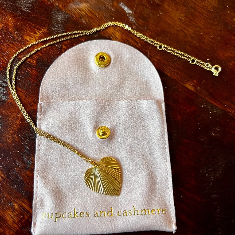 Cupcakes and Cashmere Helen necklace
